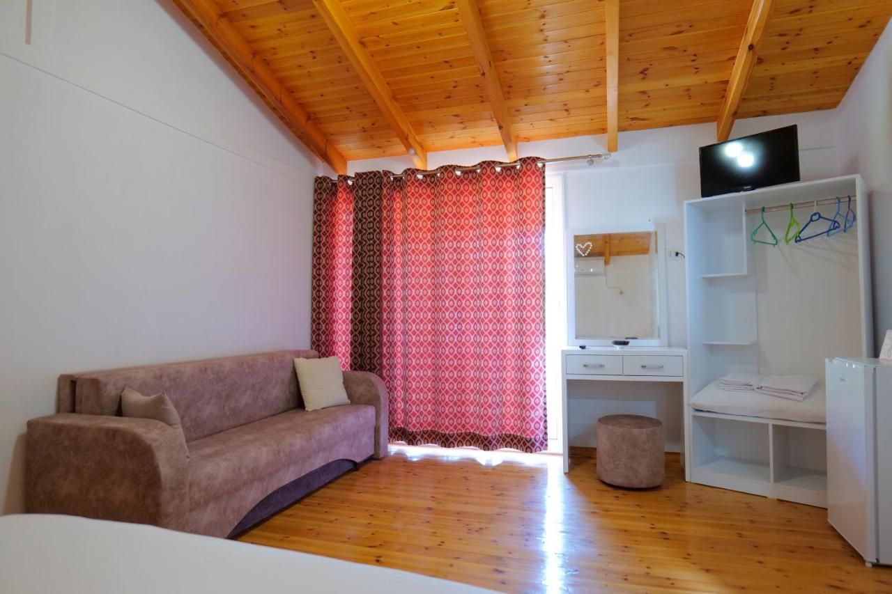 Vila Ari Borsh Buitenkant foto