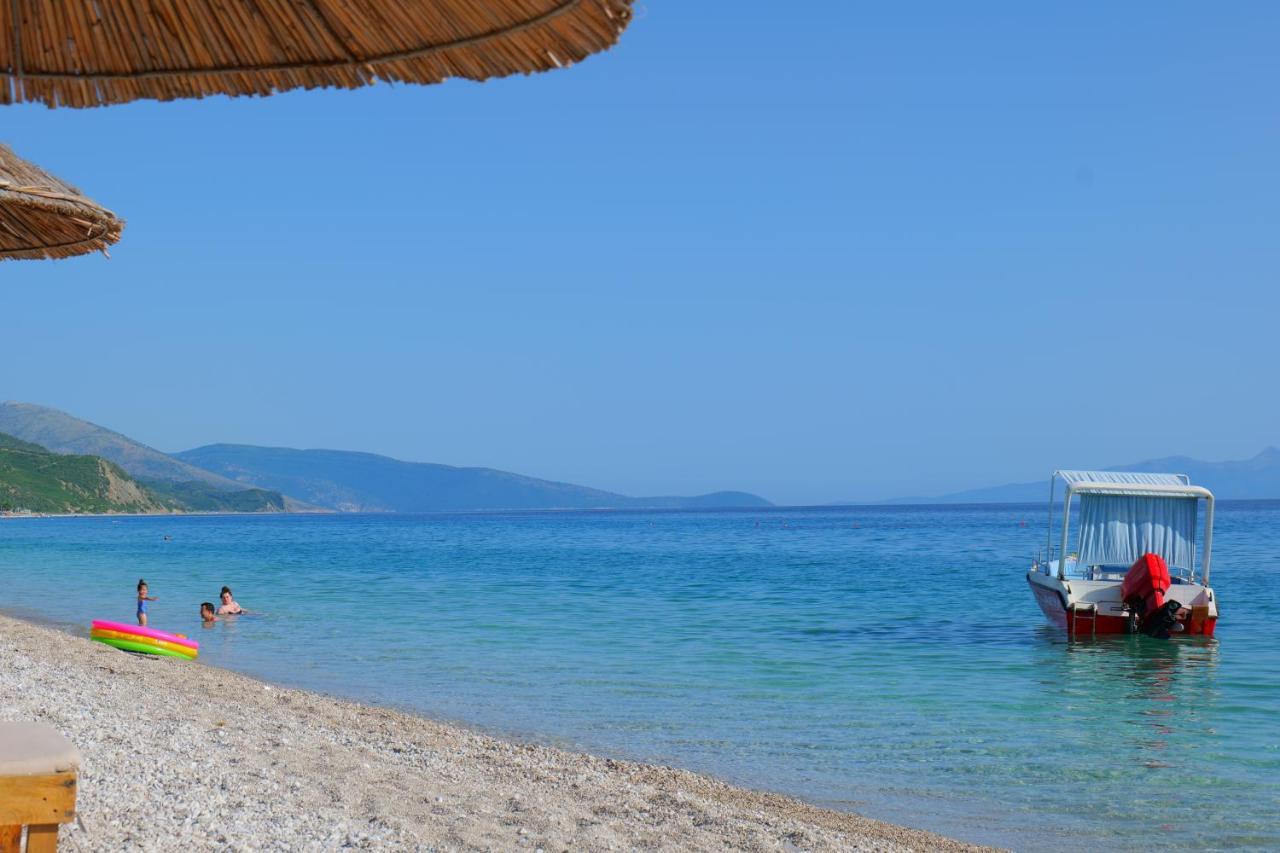 Vila Ari Borsh Buitenkant foto